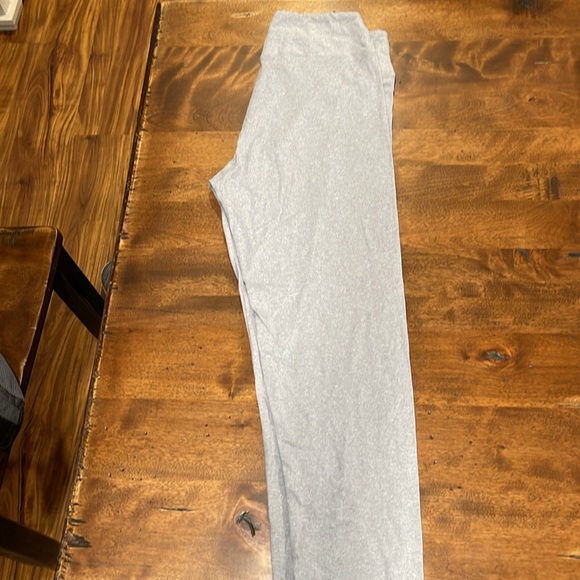 LulaRoe OS Leggings - Picture 2 of 2